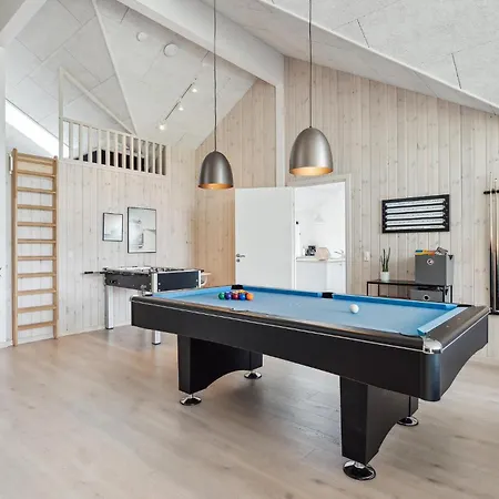Holiday home Stunning In With Kitchen *
